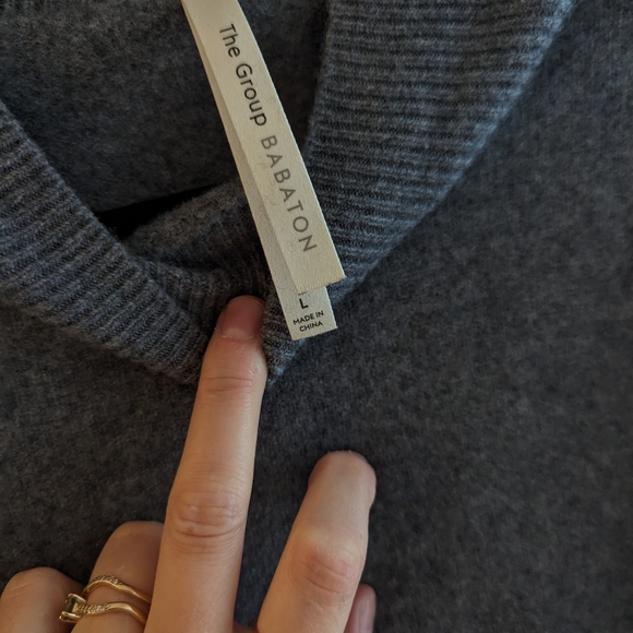 Aritzia grey merino turtleneck - Picture 4 of 4
